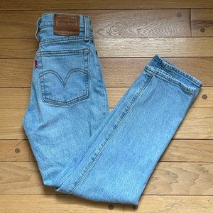 Levi’s Wedgie Staright Jean